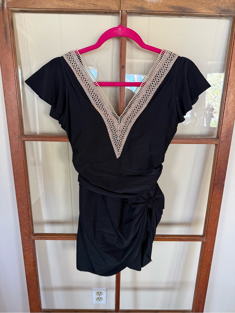 Blooming Jelly Women's Tummy Control V-Neck Black Flutter Sleeve Swim Dress - M - Picture 4 of 10